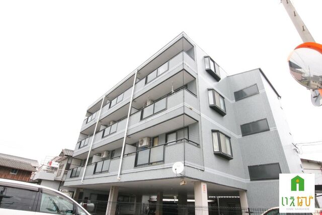 拡大写真：高松市鹿角町 2階302の外観写真（昼）