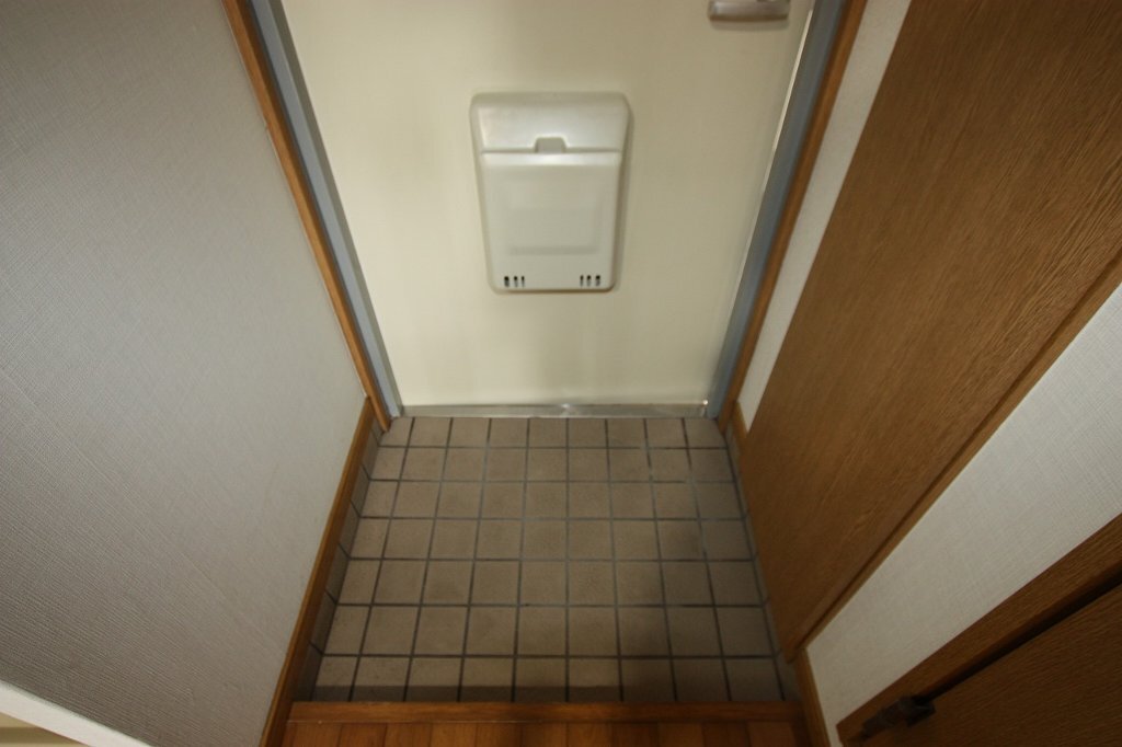 拡大写真:高松市多肥下町 2階205の玄関