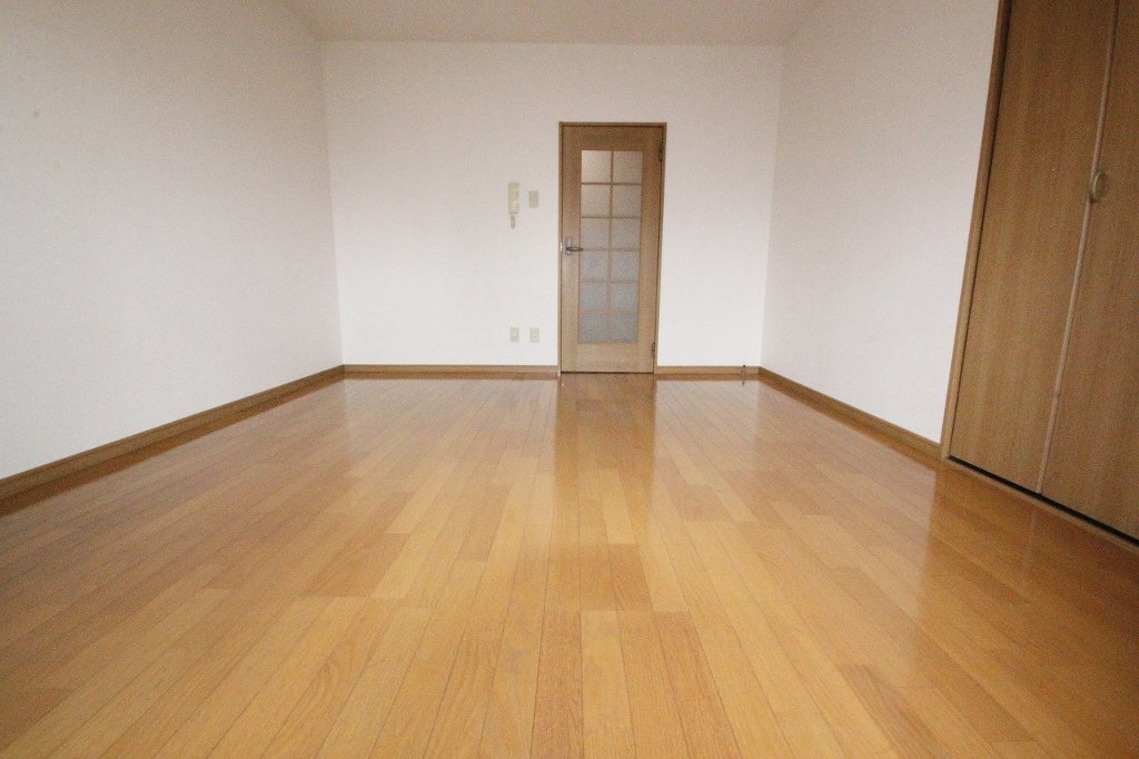 拡大写真:高松市松縄町 3階303のリビング