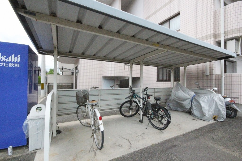 拡大写真:高松市松縄町 3階303の共有部分