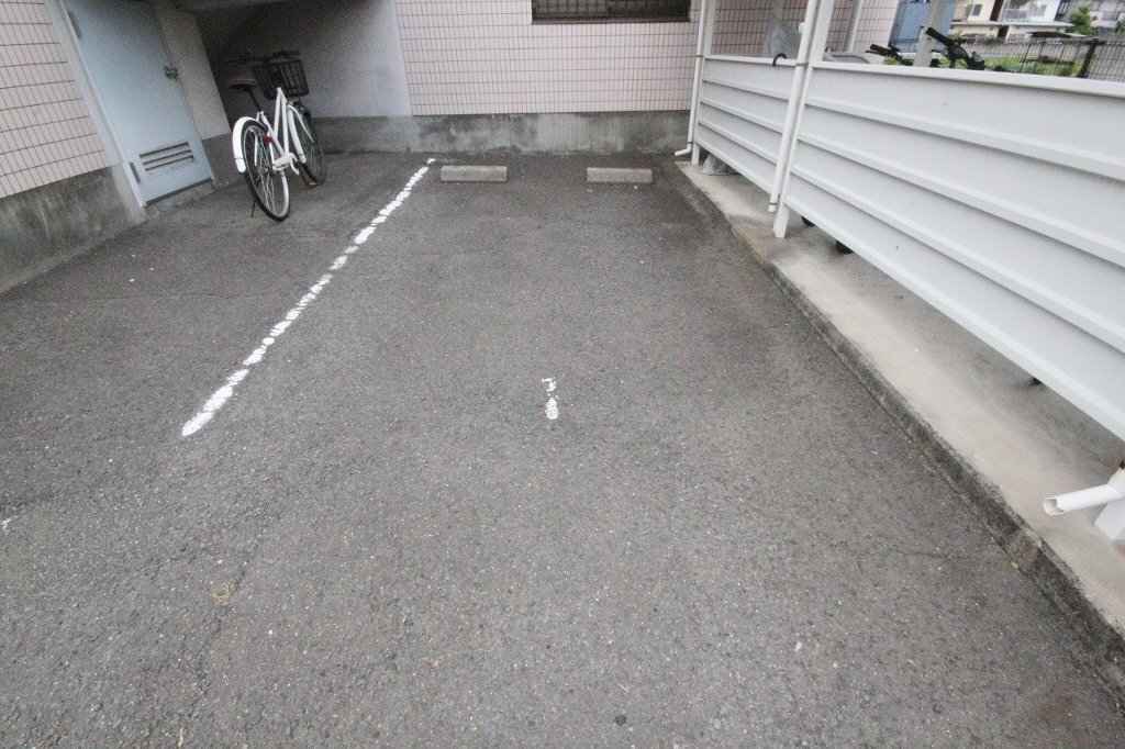 拡大写真:高松市松縄町 3階303の共有部分