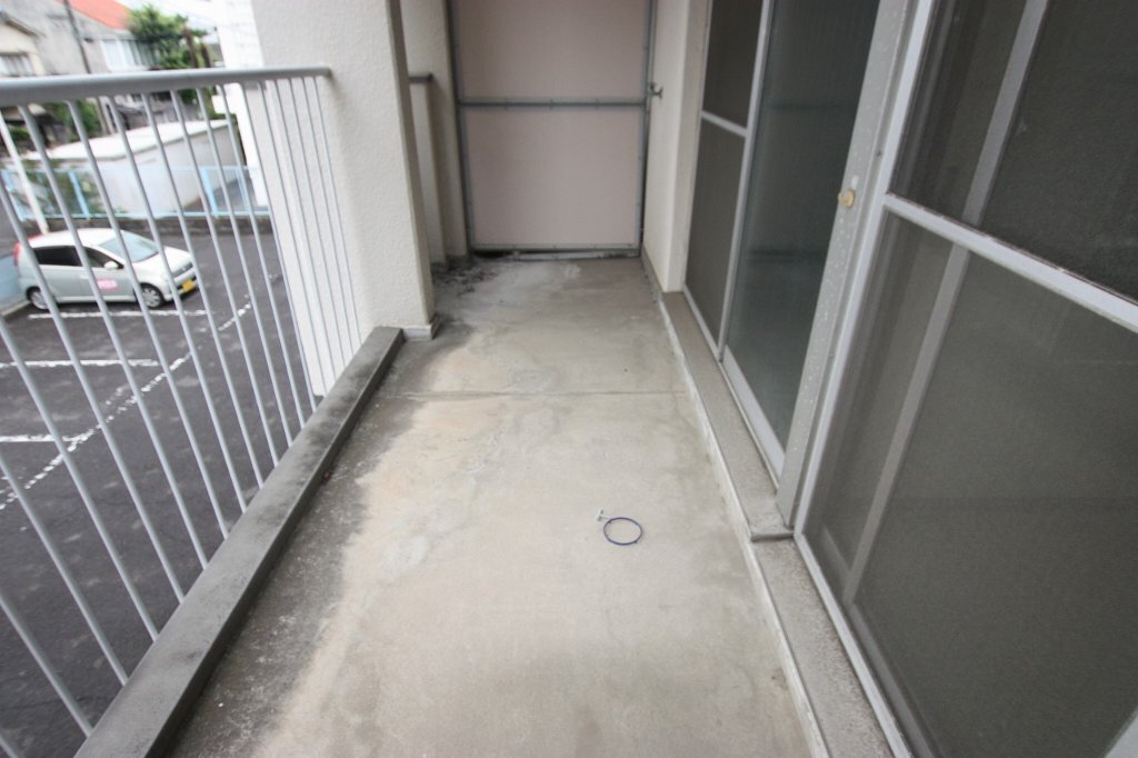 拡大写真:一里山マンション 2階203のベランダ