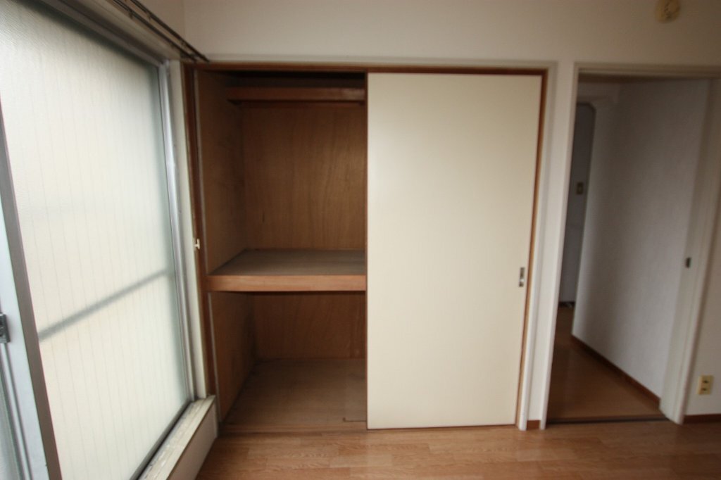 拡大写真:一里山マンション 2階203の収納