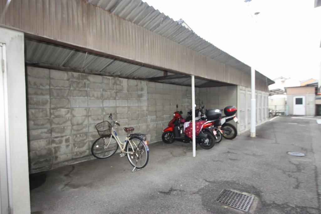拡大写真:一里山マンション 2階203の共有部分