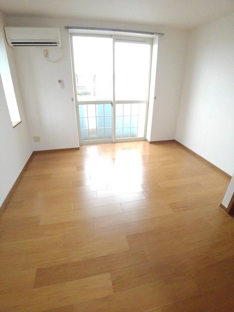 拡大写真:仲多度郡琴平町苗田 1階103のリビング