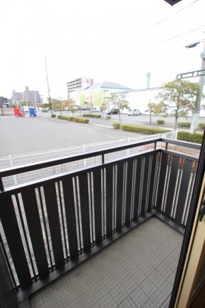 拡大写真:綾歌郡宇多津町浜四番丁 1階202のベランダ