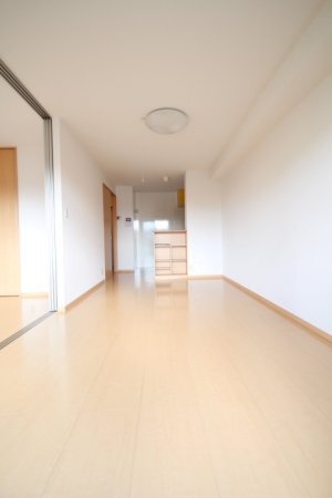 拡大写真:綾歌郡宇多津町浜四番丁 1階202のリビング