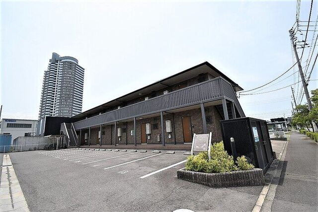 拡大写真:綾歌郡宇多津町浜四番丁 1階202の外観写真(昼)