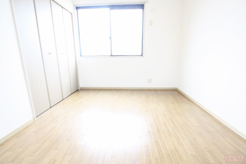 拡大写真:高松市松縄町 1階101の寝室