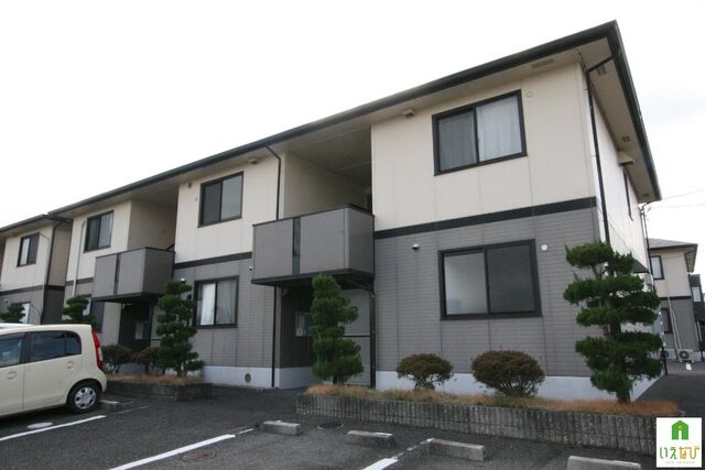 拡大写真：高松市松縄町 1階101の外観写真（昼）