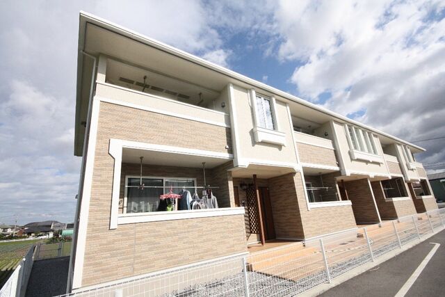 拡大写真：高松市川部町 1階101の外観写真（昼）