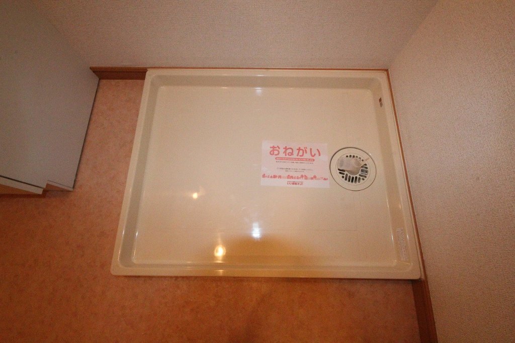 拡大写真：高松市牟礼町原 2階201の洗濯機置場
