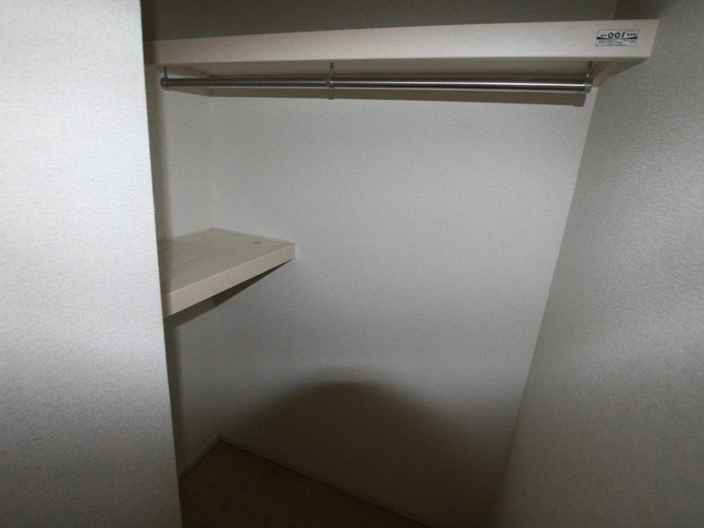 拡大写真：高松市林町 2階204のクローゼット