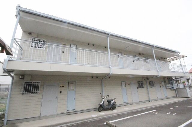 拡大写真:高松市香西本町 2階201の外観写真(昼)