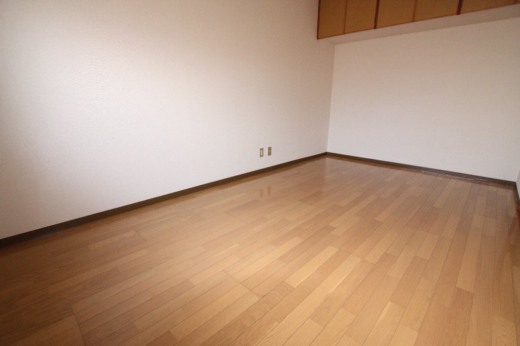 拡大写真：高松市新北町 1階105の寝室