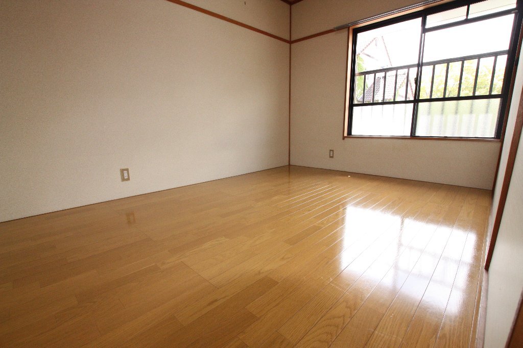 拡大写真：高松市新北町 1階105の室内