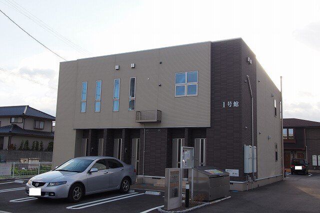 拡大写真:丸亀市原田町 1階101の外観写真(昼)