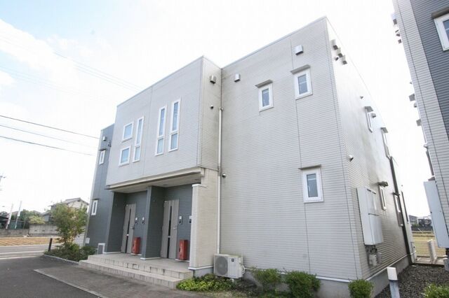 拡大写真:パストラル川部B 2階201の外観写真(昼)