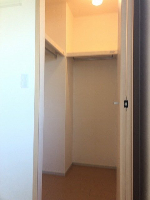 拡大写真:善通寺市弘田町 1階102のクローゼット