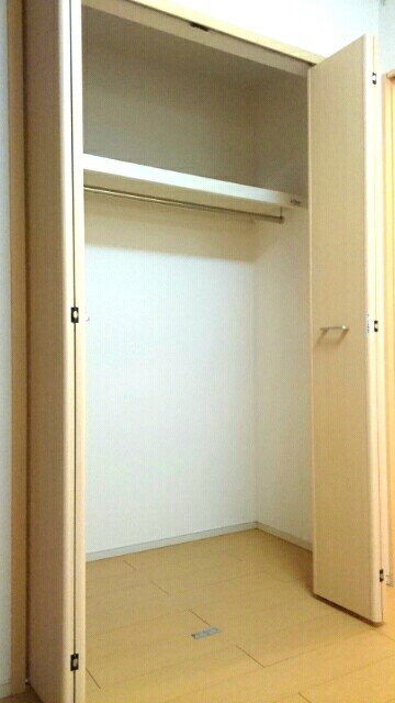 拡大写真:坂出市林田町 2階202のクローゼット