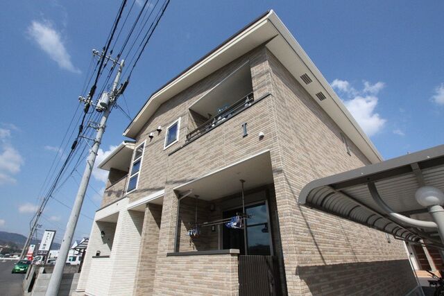 拡大写真：高松市香西東町 1階101の外観写真（昼）
