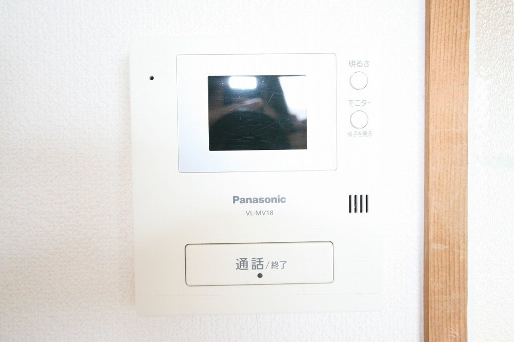 拡大写真:高松市香西東町 1階101のカメラ付インターホン