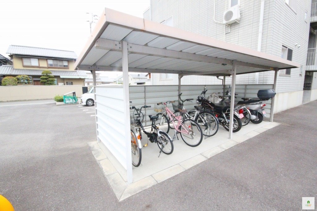 拡大写真:高松市多肥下町 2階201の共有部分