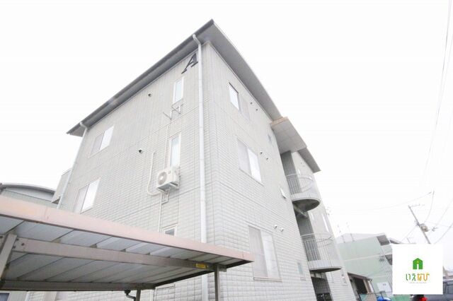 拡大写真:高松市多肥下町 2階201の外観写真(昼)