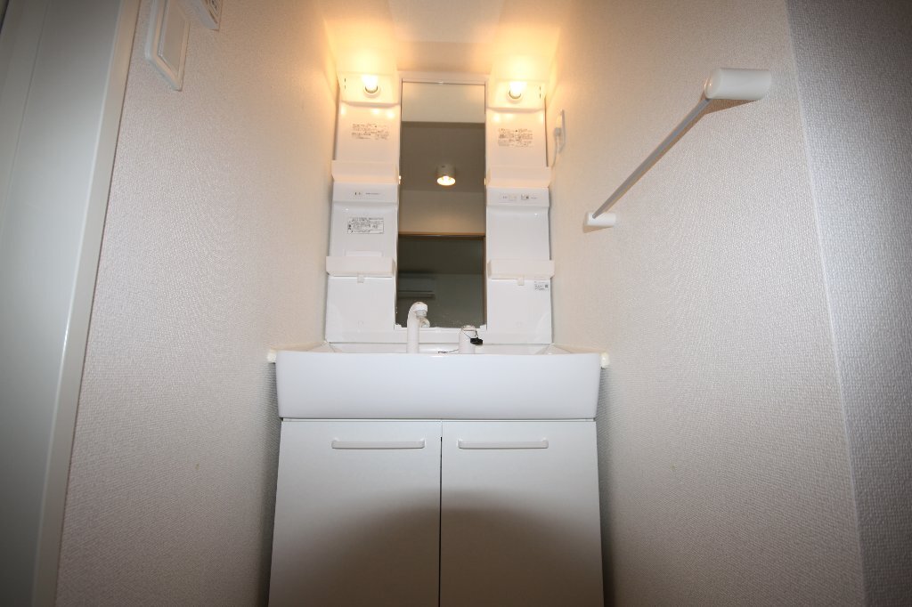 拡大写真：高松市上天神町 3階301の洗髪洗面化粧台