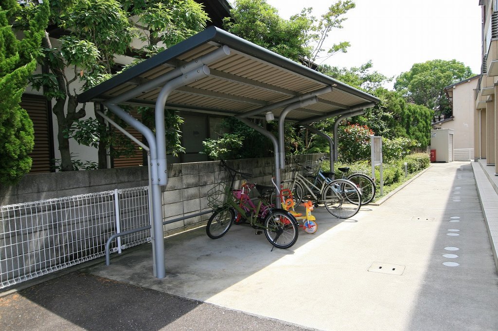 拡大写真:高松市上天神町 3階304の共有部分