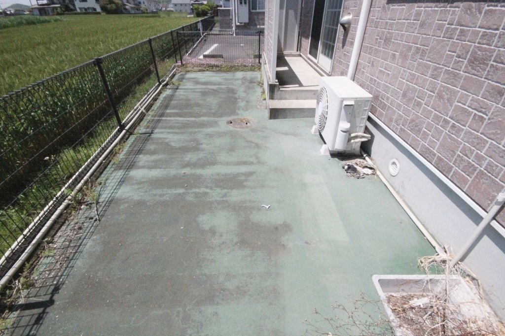 拡大写真:高松市円座町 1階102のベランダ