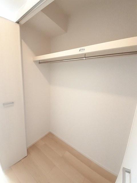 拡大写真:ヴィオレット 2階304の収納