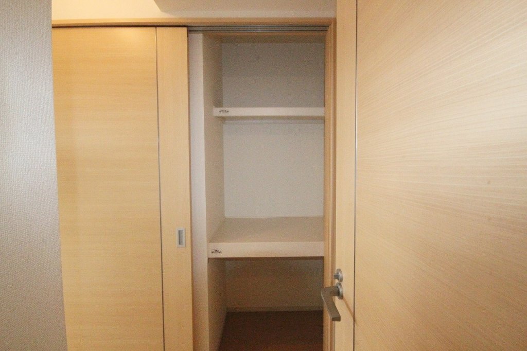 拡大写真:ハピネスJ 2階204の収納