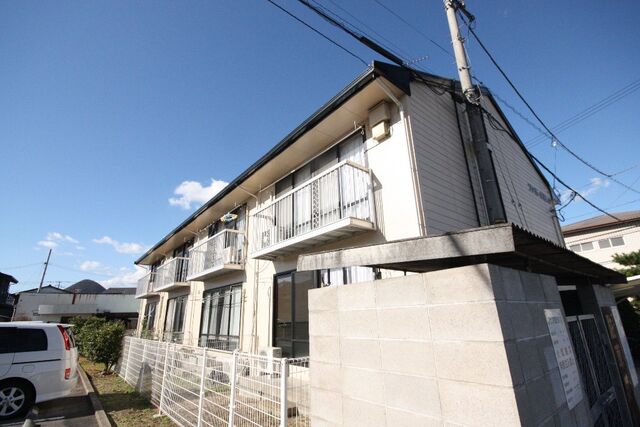 拡大写真：高松市円座町 1階101の外観写真（昼）