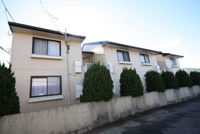 拡大写真：高松市円座町 1階101の外観写真（昼）
