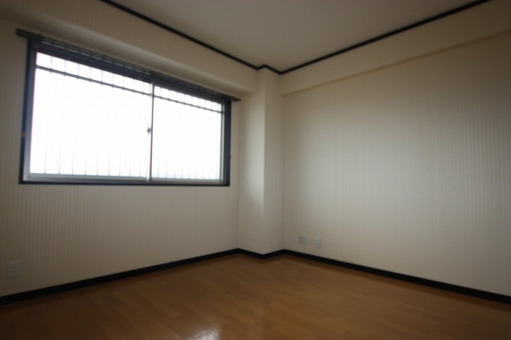 拡大写真:高松市太田下町 3階301の寝室