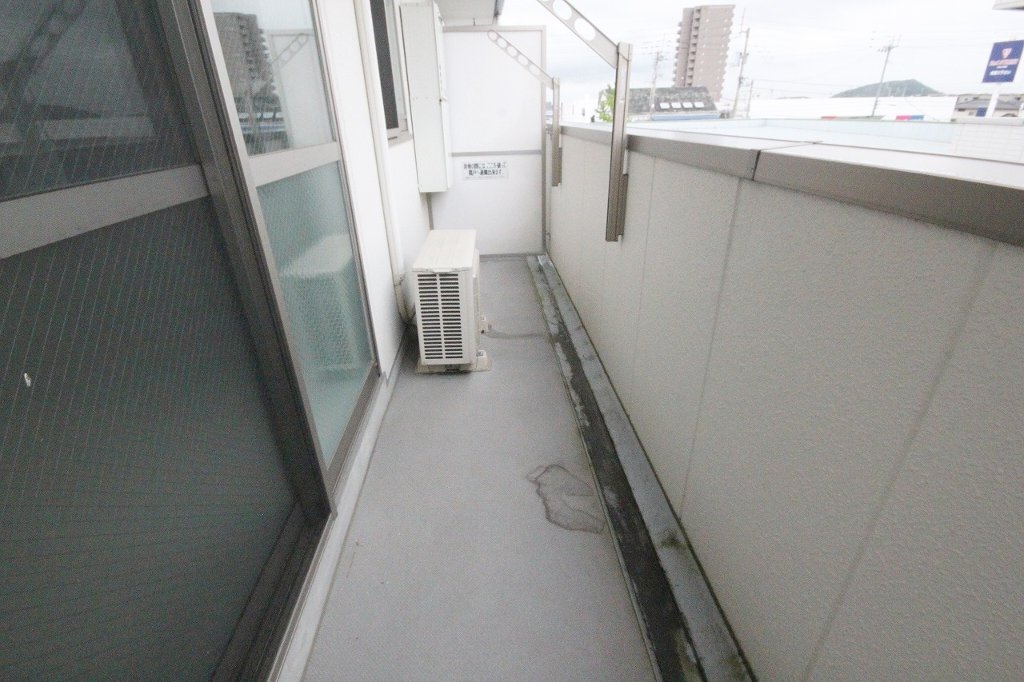 拡大写真:高松市伏石町 1階102のベランダ
