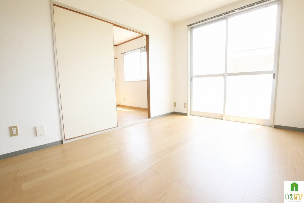 拡大写真：高松市成合町 2階205のリビング