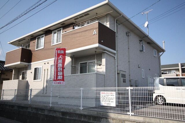 拡大写真：高松市元山町 2階201の外観写真（昼）