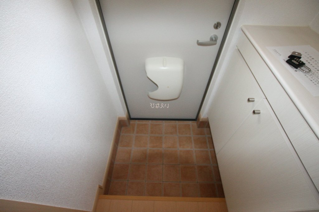 拡大写真：高松市香西東町 1階103の玄関
