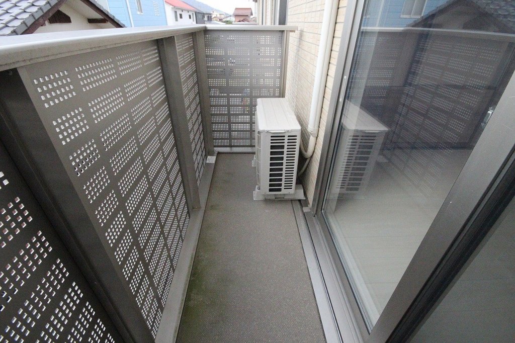 拡大写真:高松市仏生山町甲 2階201のベランダ
