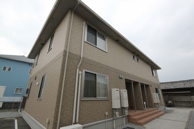拡大写真:高松市仏生山町甲 2階201の外観写真(昼)