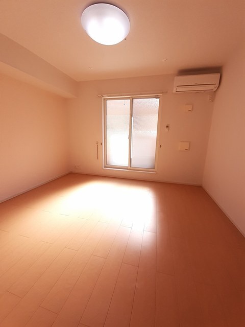 拡大写真:丸亀市御供所町1丁目 2階202のリビング