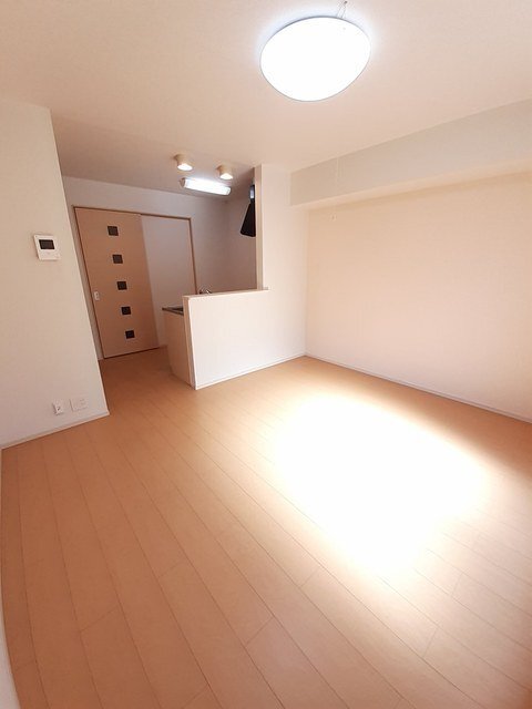 拡大写真:丸亀市御供所町1丁目 2階202のリビング