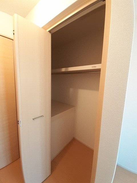 拡大写真:丸亀市御供所町1丁目 2階202のクローゼット