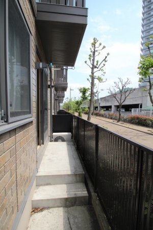 拡大写真:綾歌郡宇多津町浜七番丁 2階202のベランダ