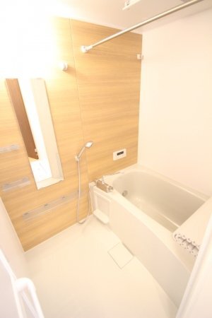 拡大写真:丸亀市塩屋町1丁目 1階106のバス