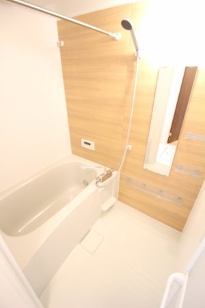 拡大写真:丸亀市塩屋町1丁目 2階201のバス