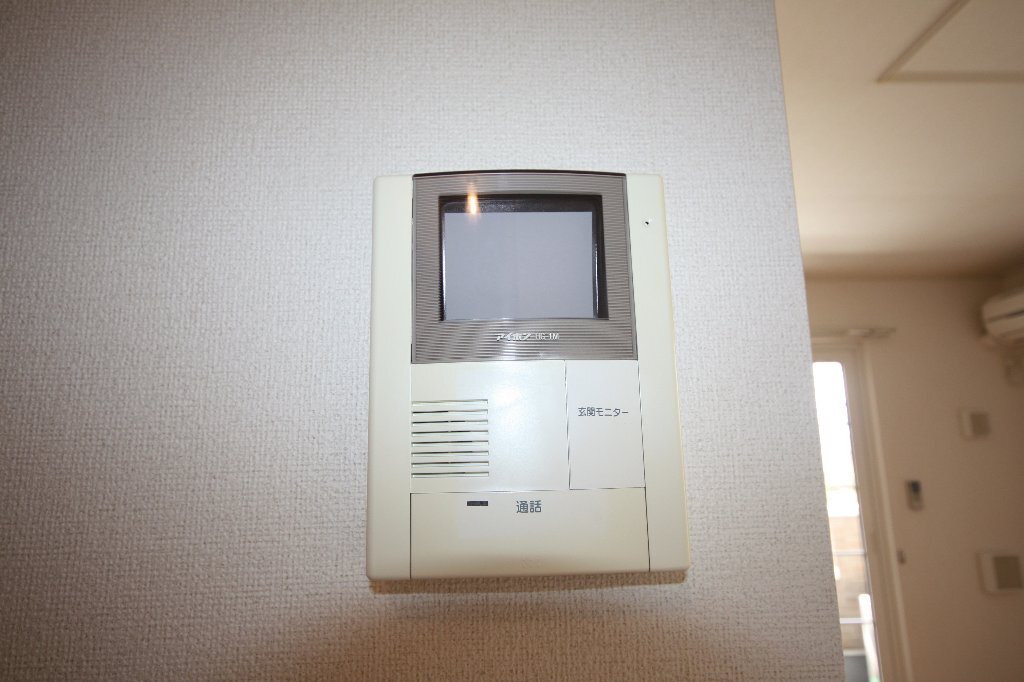 拡大写真：グランデ　カーサE 2階201のカメラ付インターホン