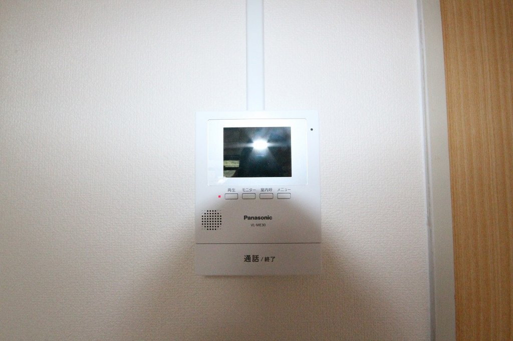 拡大写真:高松市郷東町 3階301のカメラ付インターホン